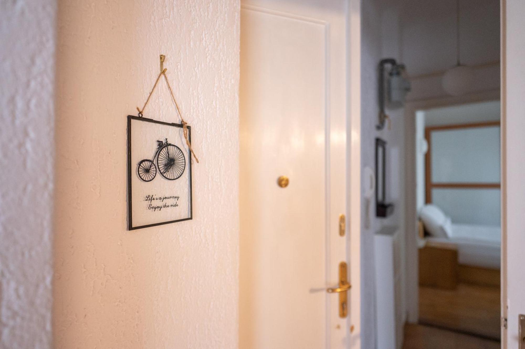 Bricks & Bikes Apartment Загреб Екстериор снимка