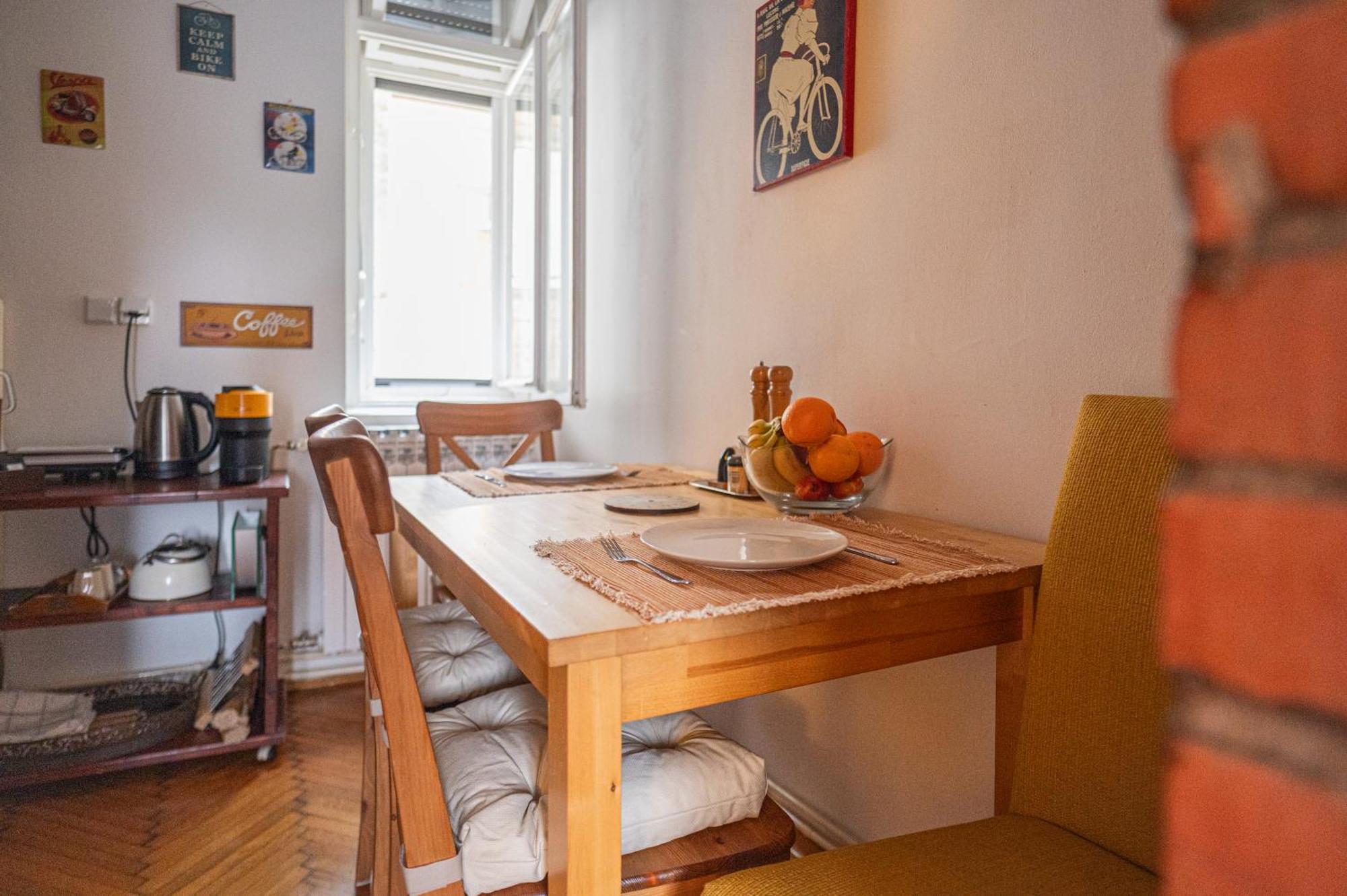 Bricks & Bikes Apartment Загреб Екстериор снимка